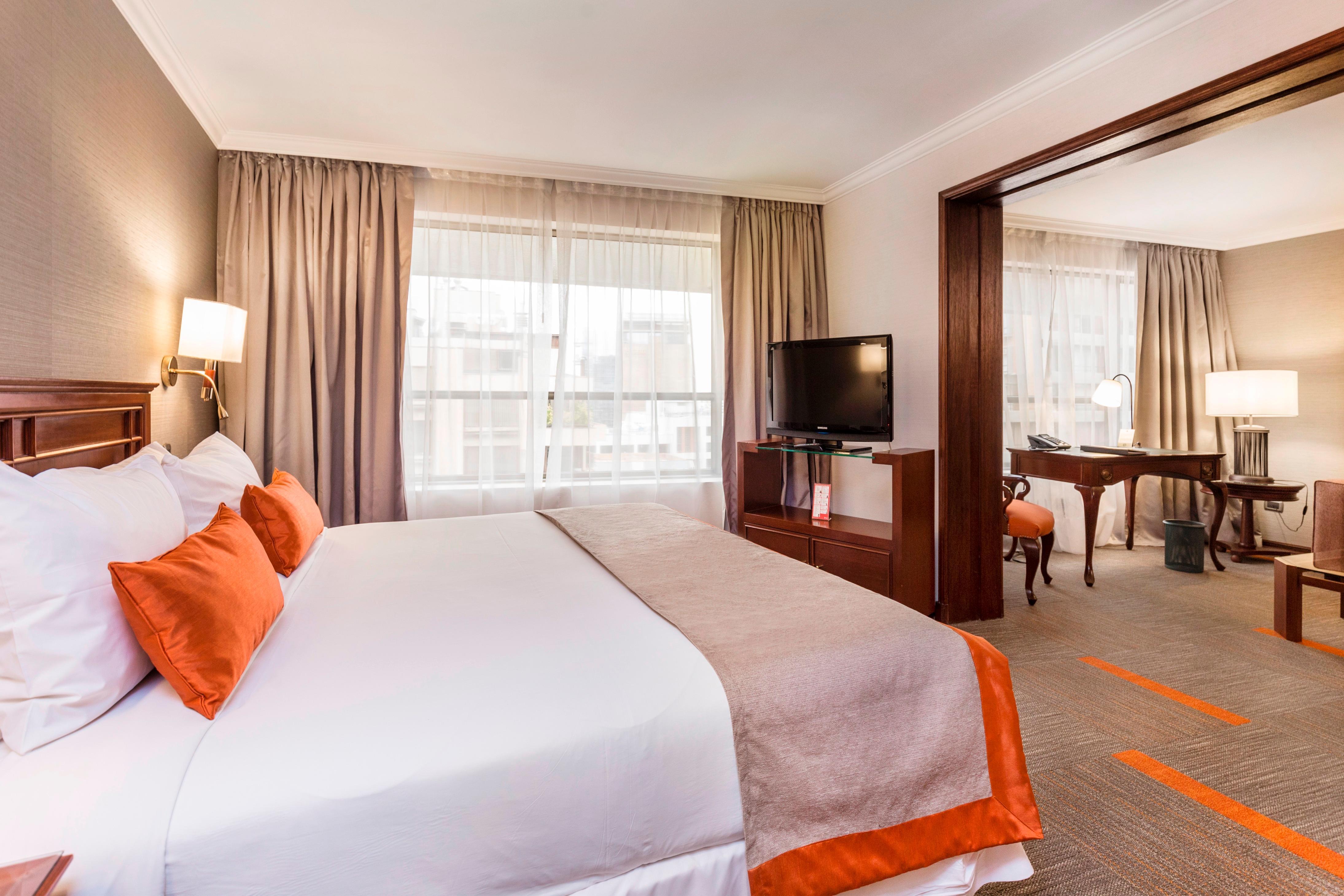 Plaza El Bosque Ebro Otel Santiago Dış mekan fotoğraf Suite