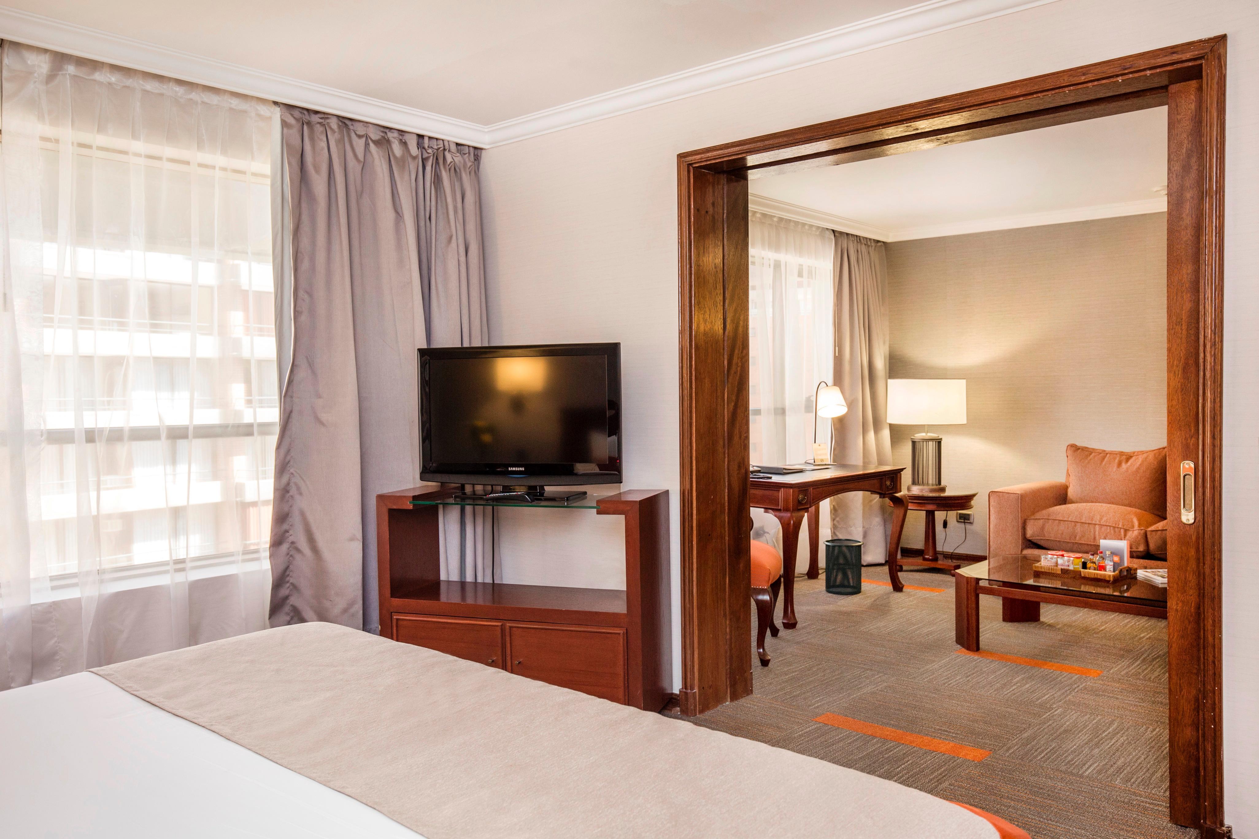 Plaza El Bosque Ebro Otel Santiago Dış mekan fotoğraf Suite