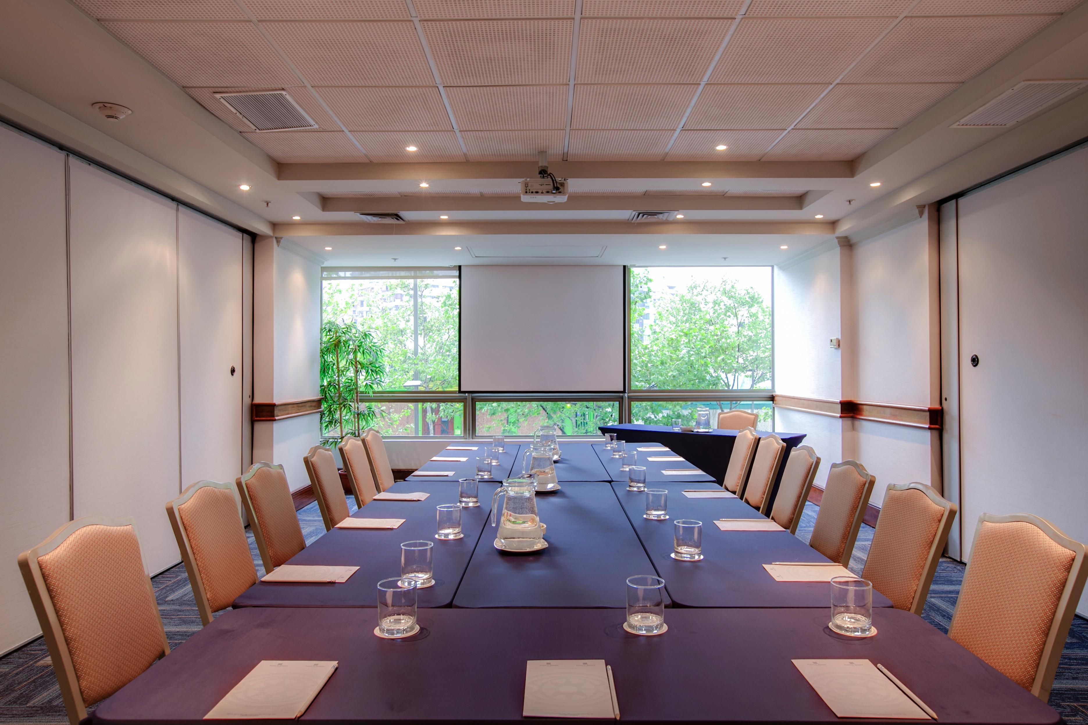 Plaza El Bosque Ebro Otel Santiago Dış mekan fotoğraf Meeting room
