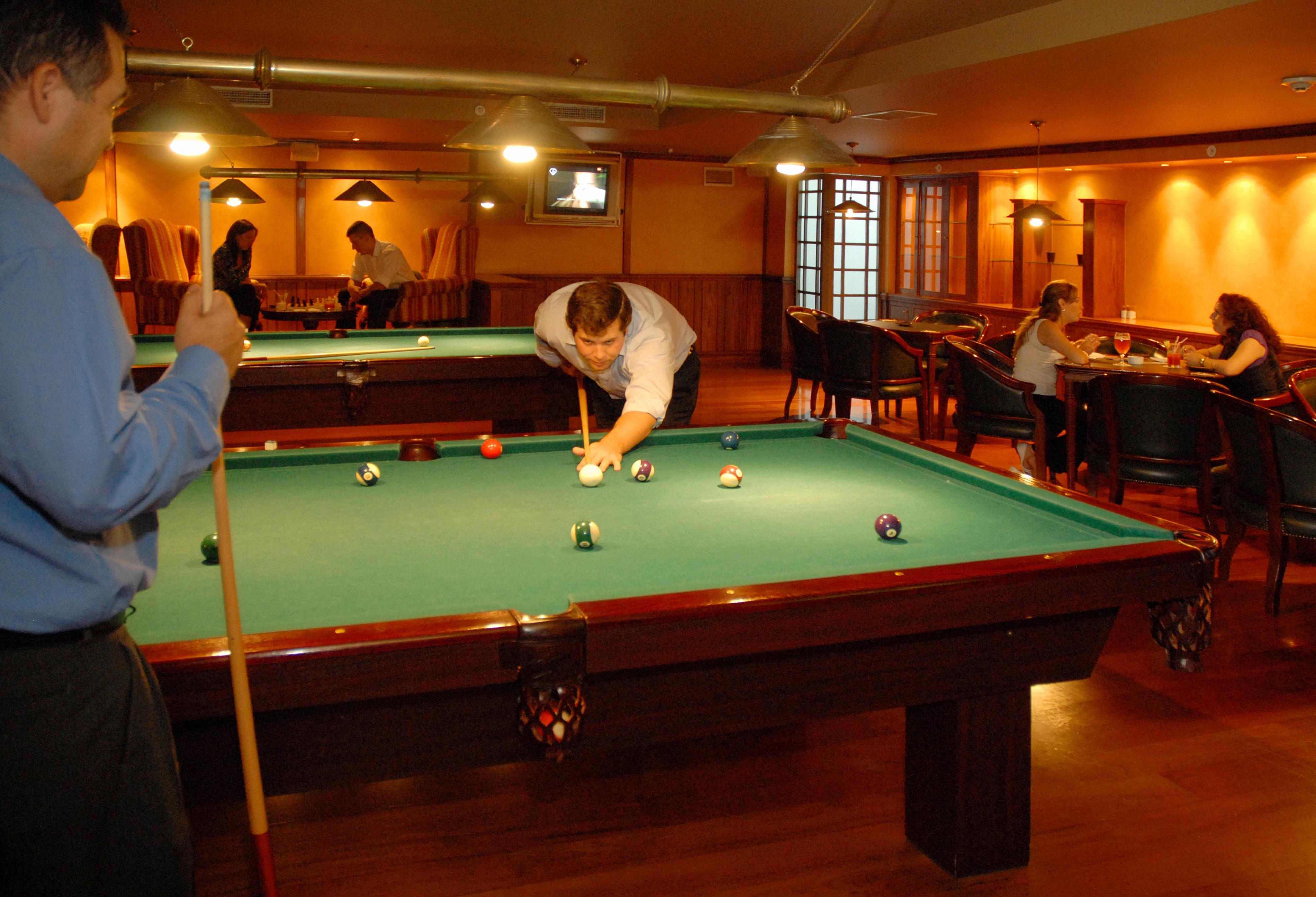 Plaza El Bosque Ebro Otel Santiago Dış mekan fotoğraf Pool table
