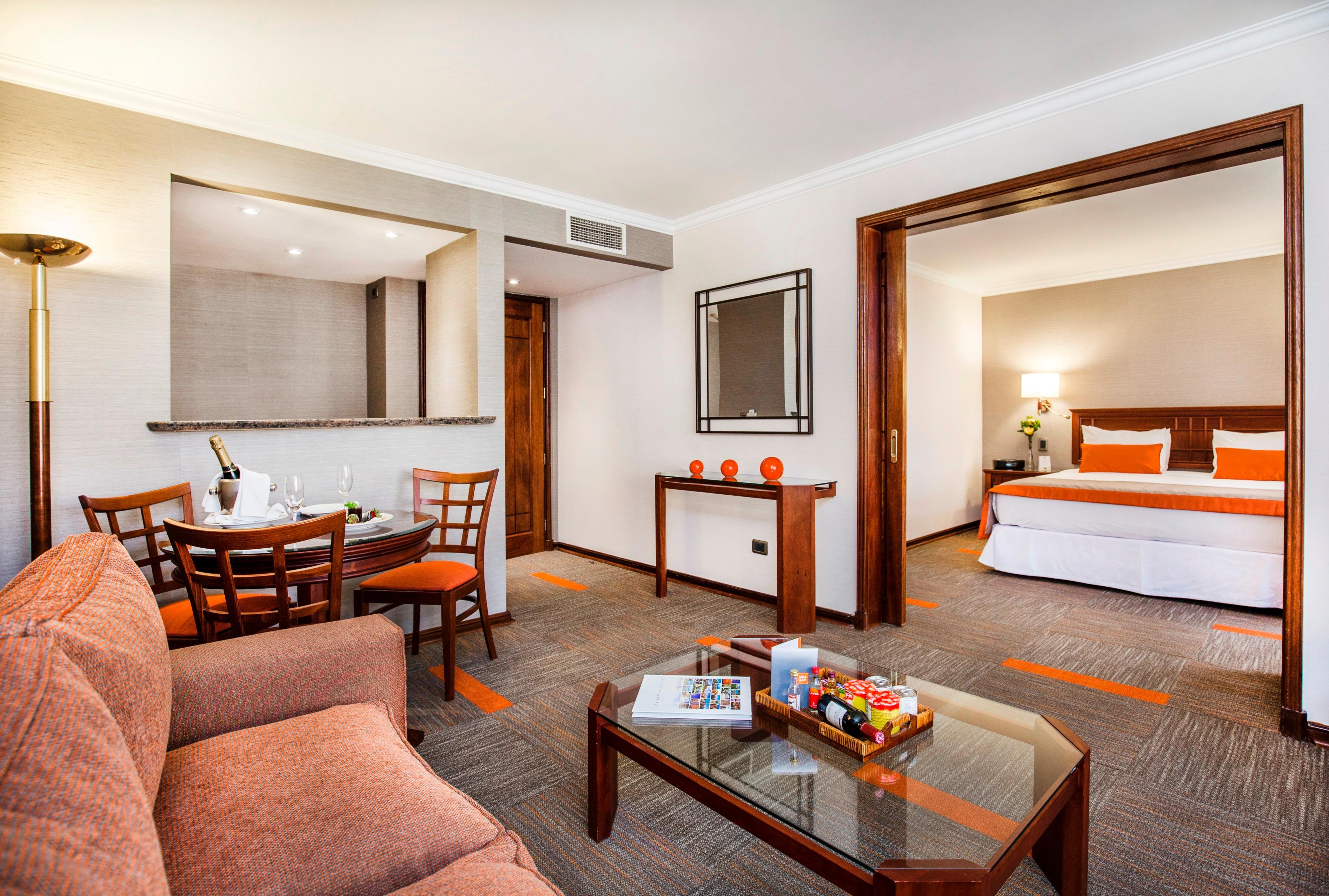 Plaza El Bosque Ebro Otel Santiago Dış mekan fotoğraf Suite