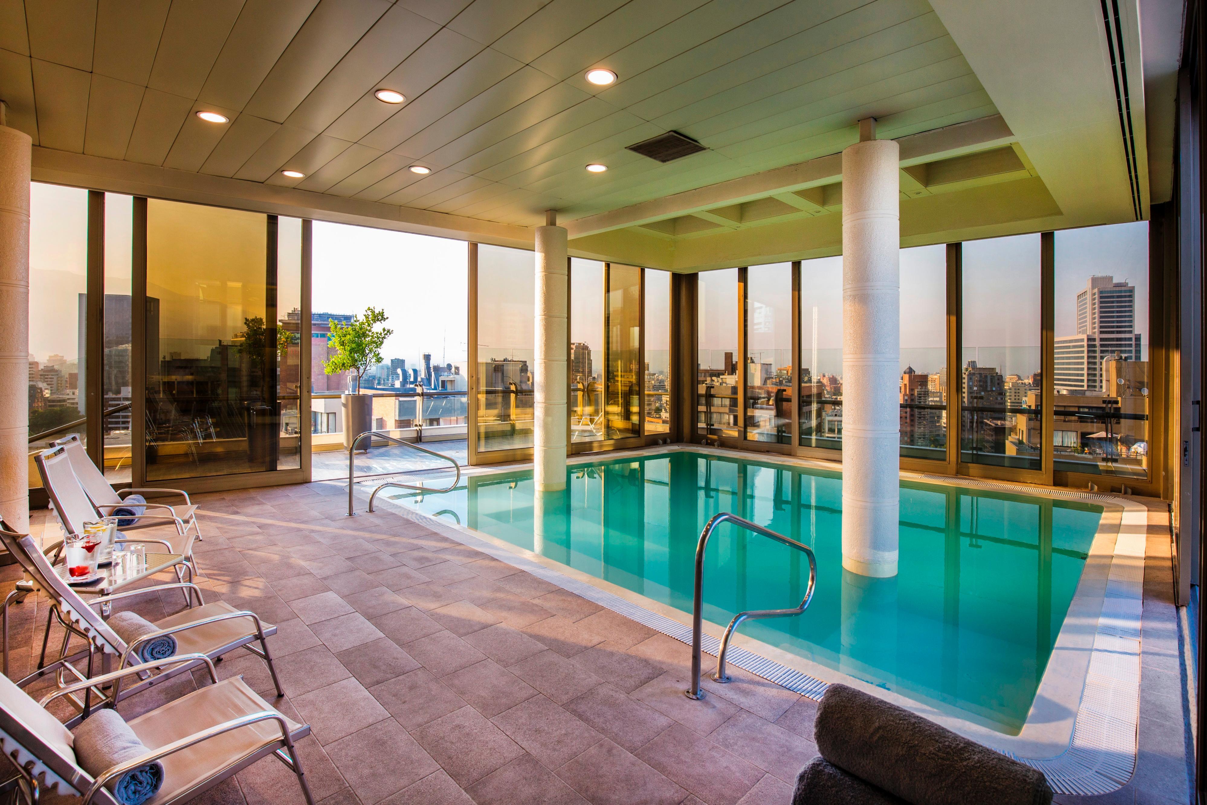 Plaza El Bosque Ebro Otel Santiago Dış mekan fotoğraf The pool at the 26th floor