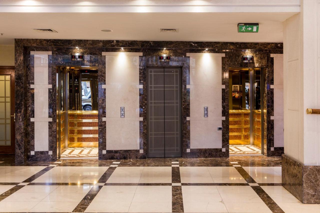 Plaza El Bosque Ebro Otel Santiago Dış mekan fotoğraf Elevators at the hotel